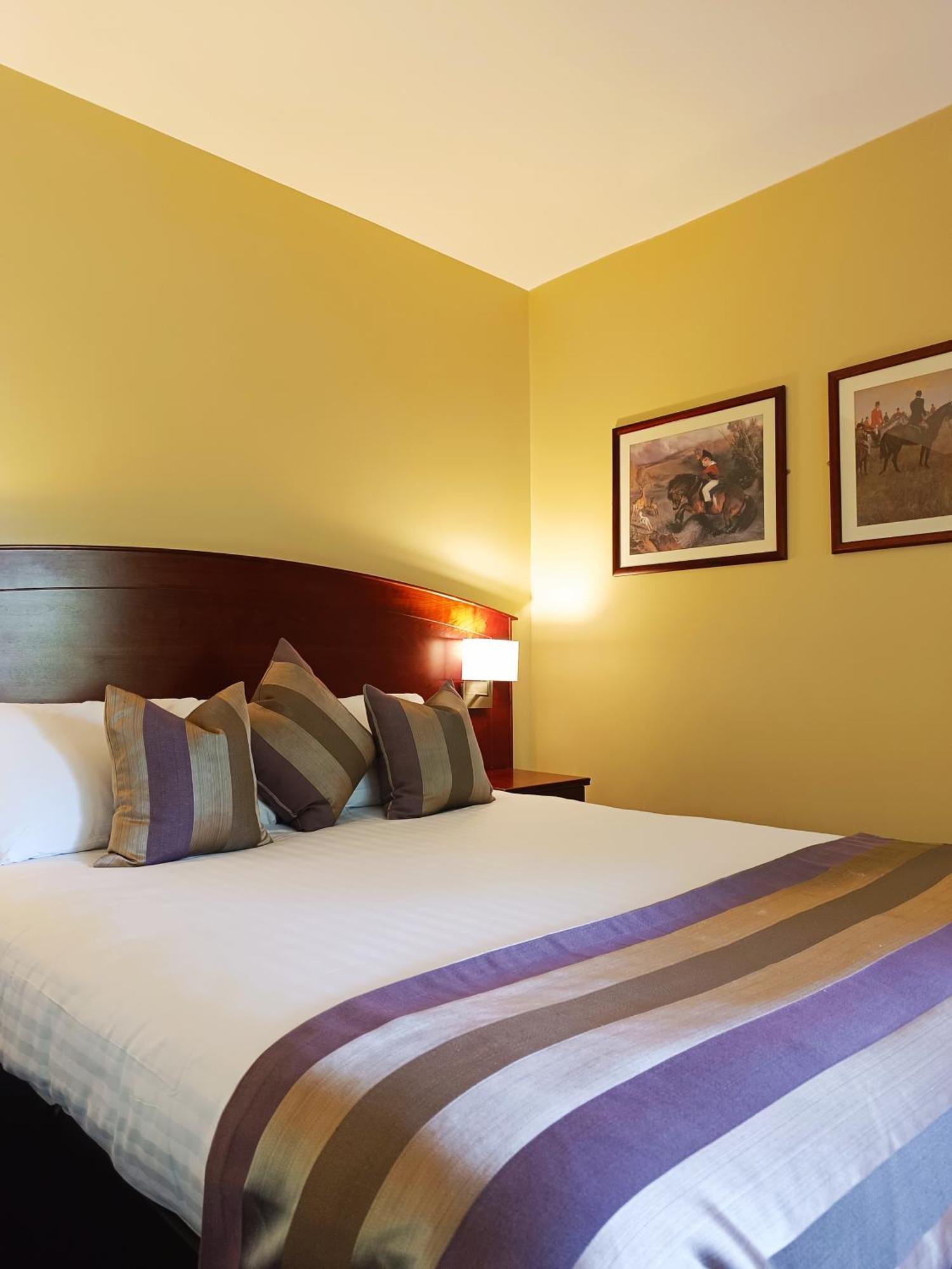 Aherlow House Hotel & Lodges Exteriör bild
