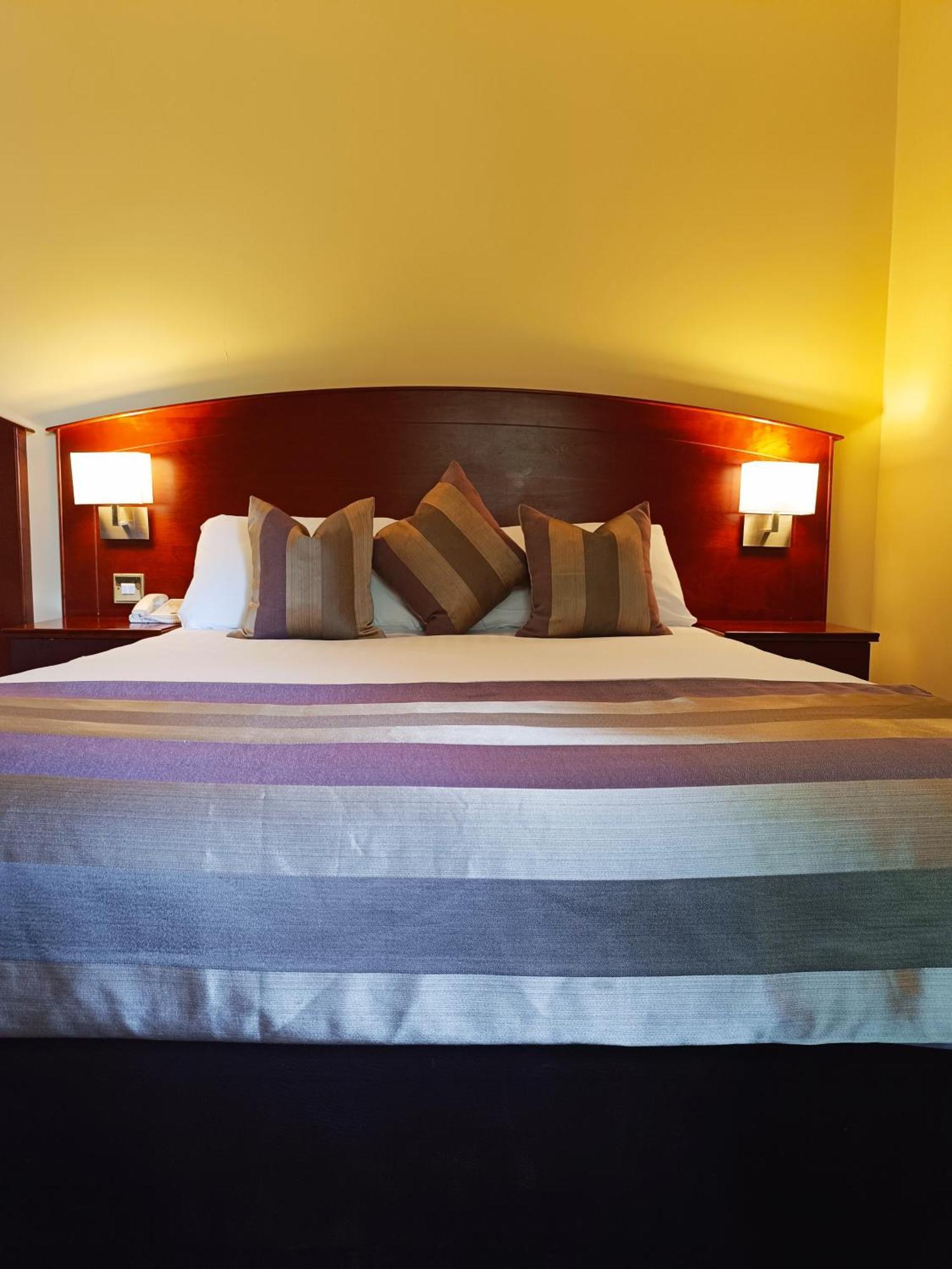 Aherlow House Hotel & Lodges Exteriör bild
