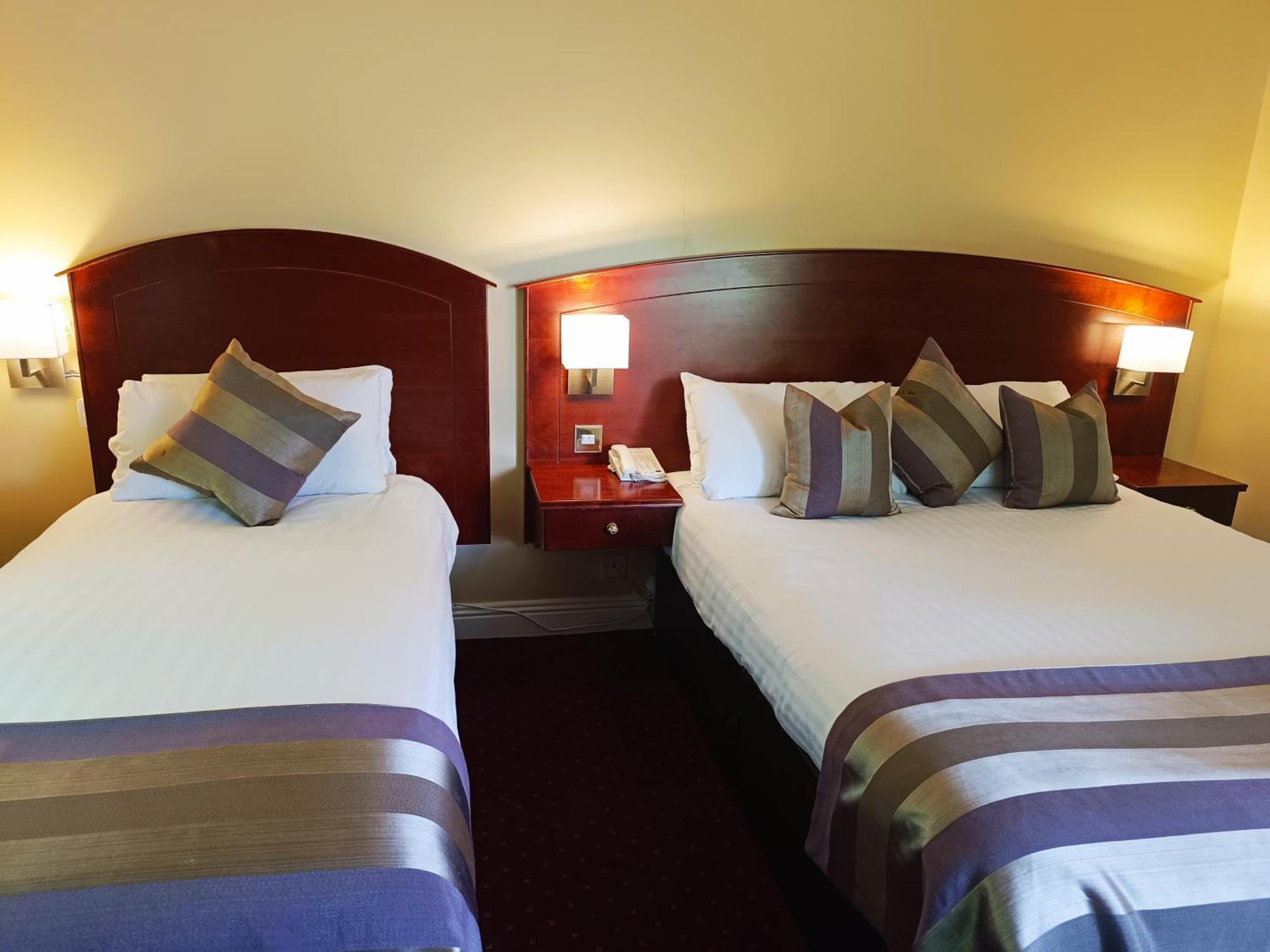 Aherlow House Hotel & Lodges Exteriör bild