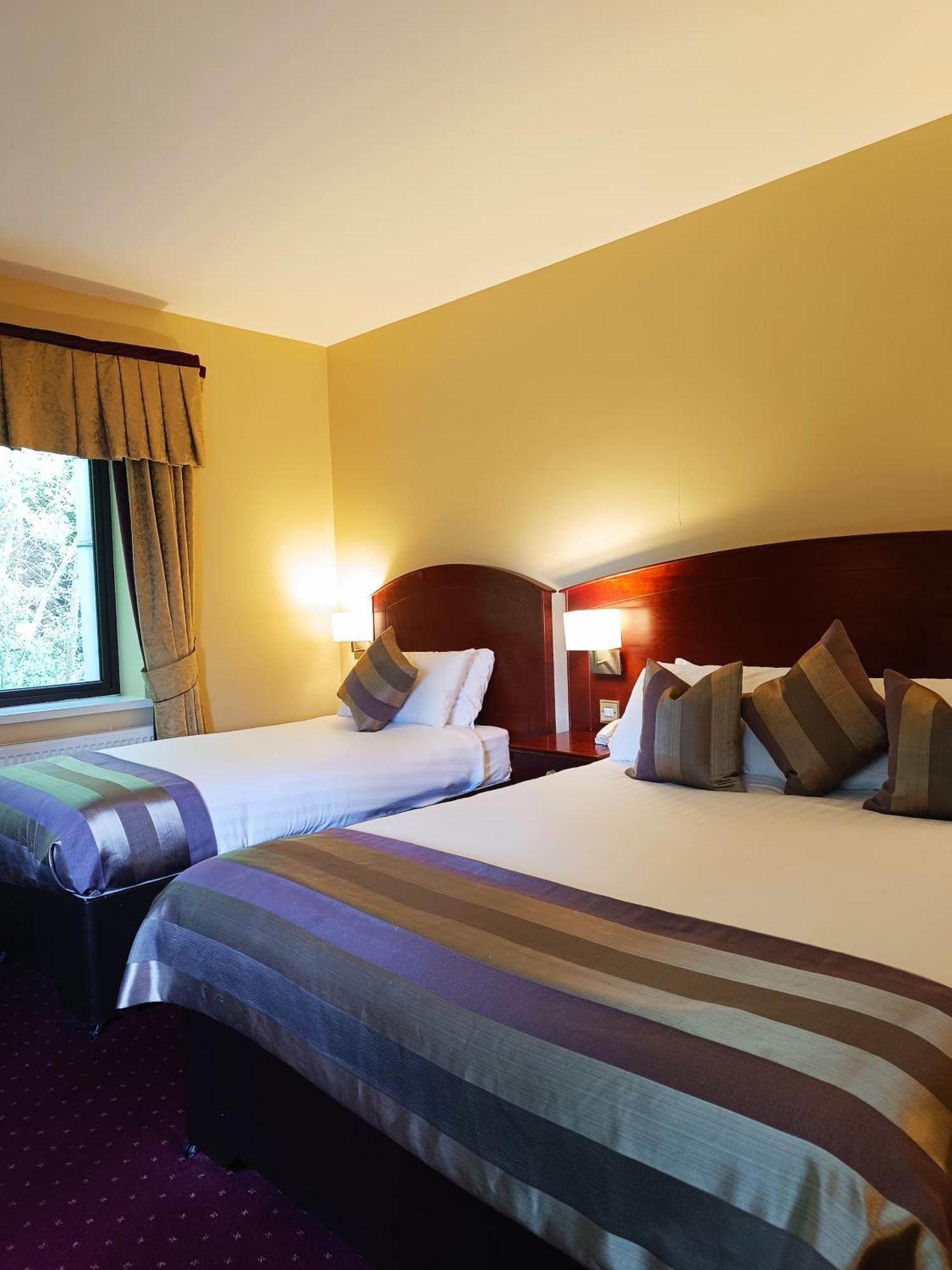 Aherlow House Hotel & Lodges Exteriör bild